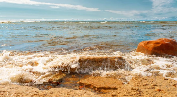 Klippen an der Küste in Paldiski, Estland — Stockfoto