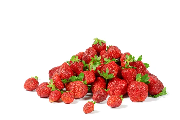 Un montón de fresas rojas lavadas frescas — Foto de Stock