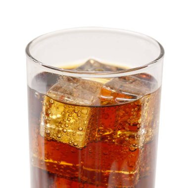 buz küpler birlikte baloncuklar bardak kola