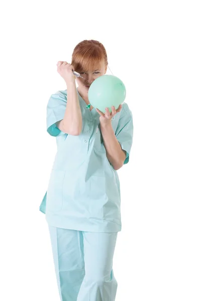 Kvinna läkare eller sjuksköterska med spruta — Stockfoto