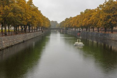 Bir kanalda Merkezi Gavle görünümünü. İsveç