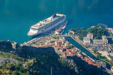 Boka - Kotor Körfezi Dağın tepesinden.