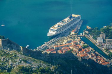 Boka - Kotor Körfezi Dağın tepesinden.