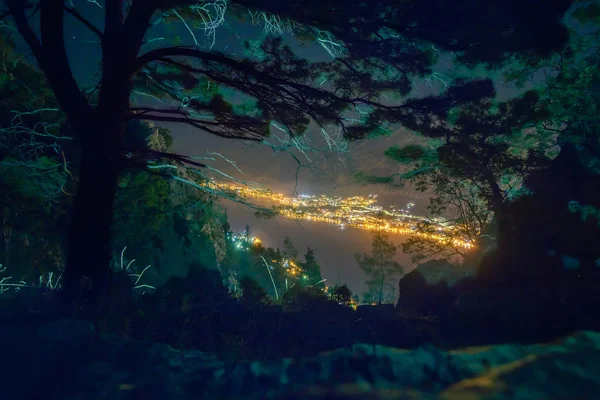 Widok na nocne miasto Kotor, Czarnogóra. Obraz Stockowy