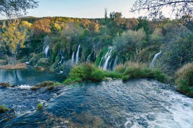 Bosna-Hersek. Mostar civarındaki Kravica şelaleleri