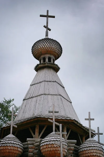 Iglesia de madera en Satka. Rusia —  Fotos de Stock