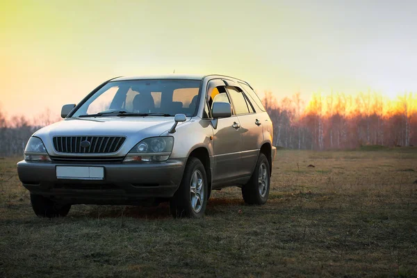 Veículo Offroad Estacionado Para Observar Área Magnífica — Fotografia de Stock