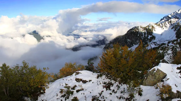 Cime montuose del Caucaso — Foto Stock