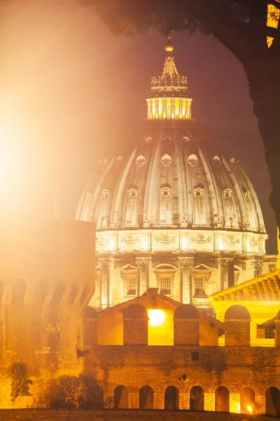 Kopuła św. Piotra, Rzym, Włochy — Zdjęcie stockowe