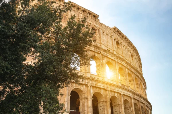 Coliseo en Roma, Lazio, Italia — Foto de Stock