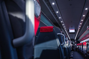 Yüksek hızlı trenin içi