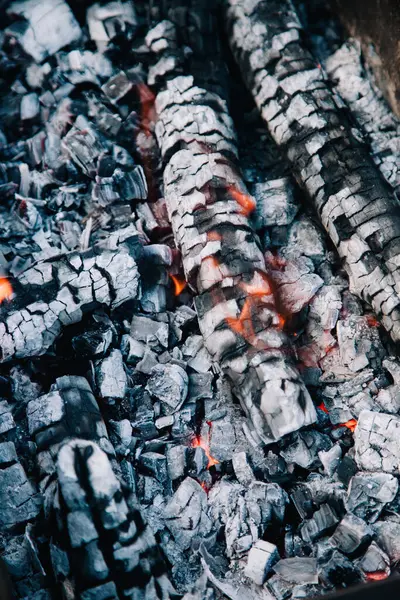 Burning coals in the brazier — Stock Photo, Image
