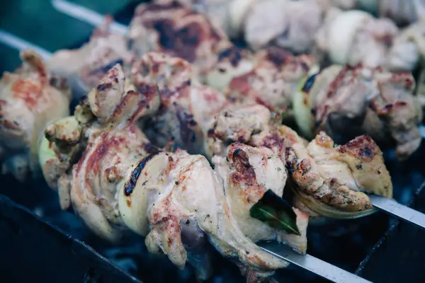 Saftiges Frisches Fleisch Zum Braten Auf Heißen Kohlen — Stockfoto