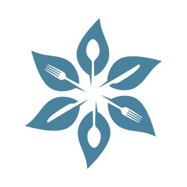 Mavi yapraklar ve çatal bıçak takımı. Beyaz arkaplanda izole.