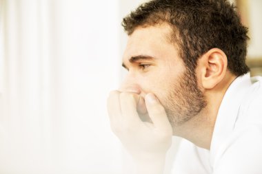 yakışıklı delikanlı. 