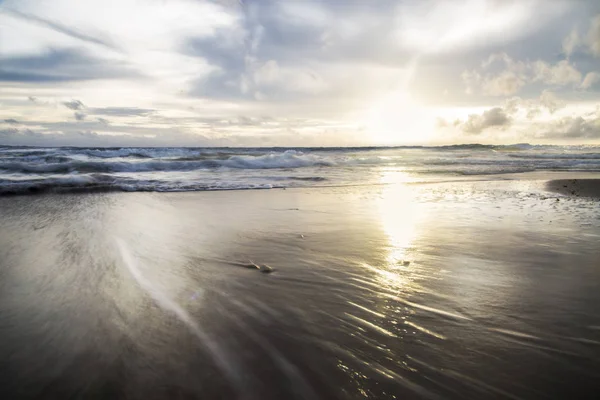 Landschaft des Ozeans und des Strandes. — Stockfoto