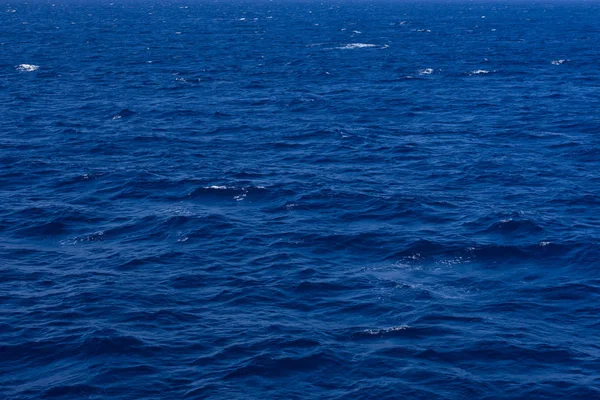 Rustige Zuivere Middellandse Zee Oppervlak Met Veel Kleine Golven Rimpels — Stockfoto