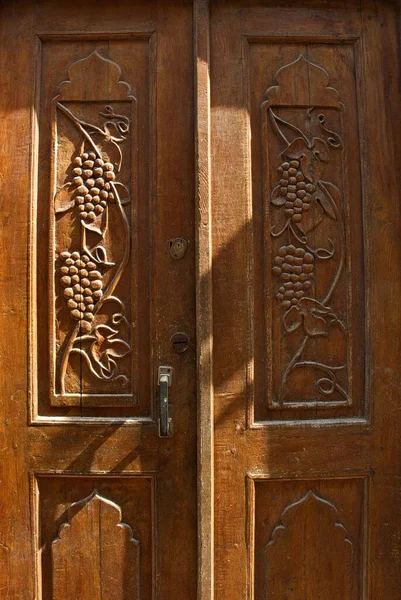Antiguas Puertas Antiguas Con Adornos Tallados Tallado Madera — Foto de Stock