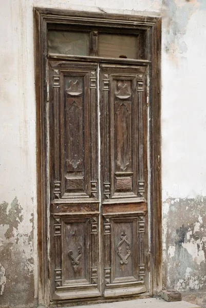 Antiguas Puertas Antiguas Con Adornos Tallados Tallado Madera —  Fotos de Stock