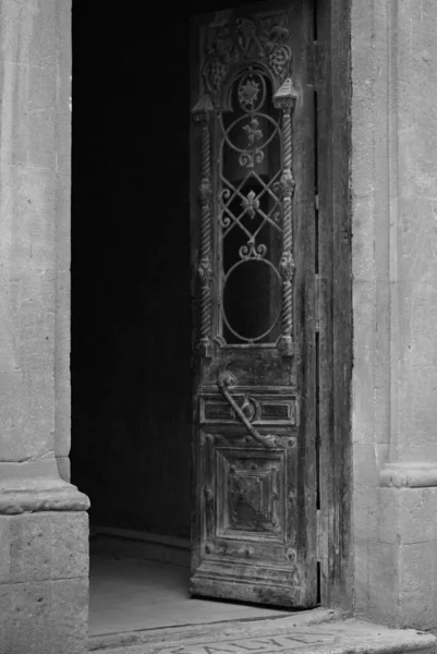 Portas Antigas Antigas Com Ornamentos Esculpidos Escultura Madeira — Fotografia de Stock