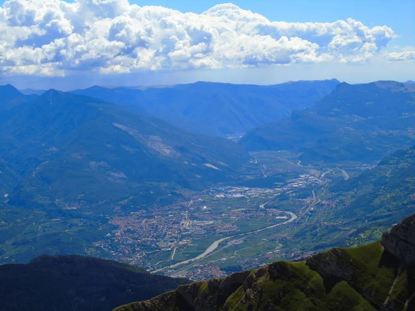 Όμορφη Πανοραμική Θέα Από Βουνά Του Τρέντο Κοντά Στους Δολομίτες — Φωτογραφία Αρχείου
