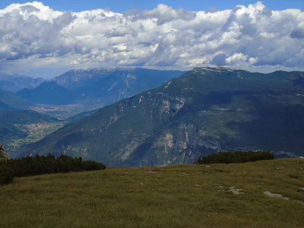 Een Prachtige Panorama Van Bergen Van Trento Buurt Van Dolomieten — Stockfoto