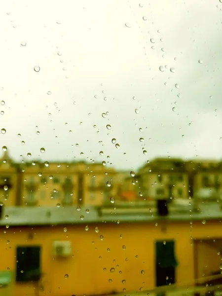 Genova Itália 2019 Uma Legenda Incrível Queda Água Sobre Janela — Fotografia de Stock