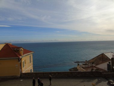 Cervo ligure, İtalya 02 / 13 / 2020: Imperia, Liguria, İtalya 'nın Riviera bölgesindeki Cervo köyü