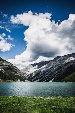 Iseo Gölü 'nün güzel manzarası