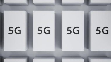 Beyaz arkaplandaki aygıtlar için pek çok beyaz parlak kutunun, üst kapaktaki 5g sembolünün kapatılması. Yeni teknoloji teslimatı kavramı. Kamera kamyonu hareketi. Kusursuz döngü cgi 60 fps animasyon.