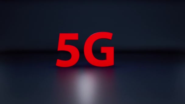 3d 5G слово изолированы на темно-синем фоне, концепция новой технологии доставки. Увеличение масштаба камеры до красных гигантских букв, анимация с разрешением 60 кадров в секунду . — стоковое видео