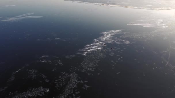 空中观察冻结河上的渔民 — 图库视频影像
