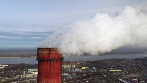 Fumée provenant des cheminées, vue aérienne — Video