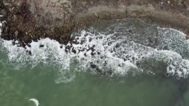 Ondas do Mar Negro na praia — Vídeo de Stock