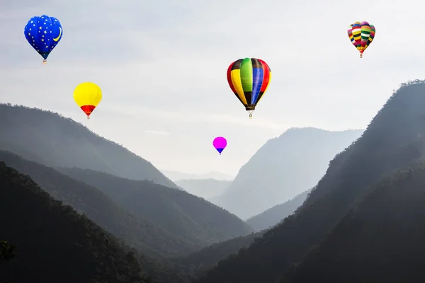 Balon, sıcak hava Tayland dağ üzerinde — Stok fotoğraf