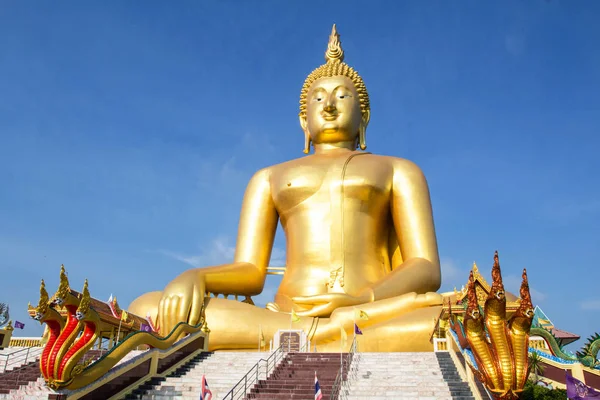 Velká socha Buddhy v Angthong — Stock fotografie