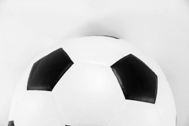 Mükemmel futbol topu ya da futbol, temiz, parlak stüdyo izolasyonu