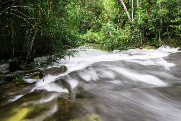 Kaeng Kha Lao waterfall in Na Chaluai District, Ubon Ratchathani — Stock Photo, Image