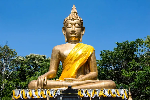 Nagy Arany Buddha Szobor — Stock Fotó