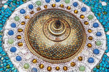 Renkli kristal arka plan sanat Phasornkaew Tapınağı Khao Kho, Phetchaboon Tayland
