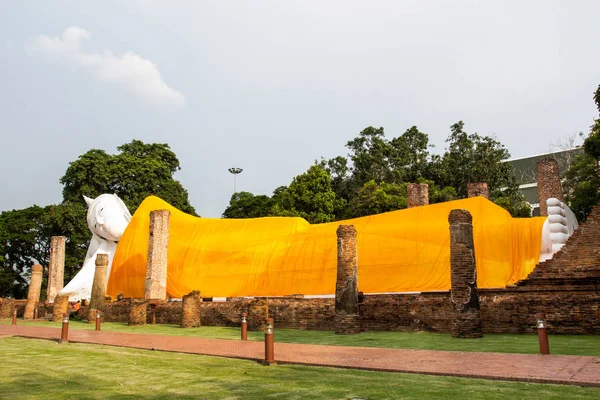 Big white buddha in Wat Khun Inthapramun Ang Thong Thailand. — Stock Photo, Image