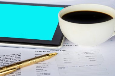 Masada kahve ve kalem, iş konsepti. 