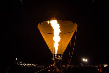 sıcak hava balonu brülör alev gece parlayan yakın