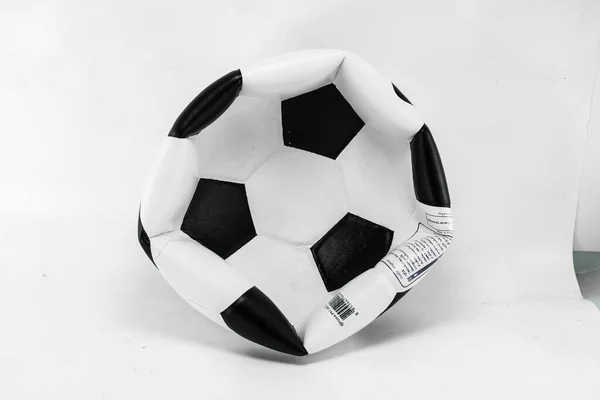 Bola Futebol Perfeito Futebol Limpo Isolamento Estúdio Brilhante — Fotografia de Stock