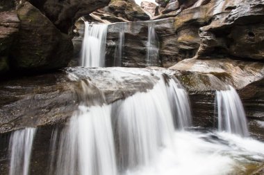 closeup soi sawan şelale parçası. Milli parkta pha taem u