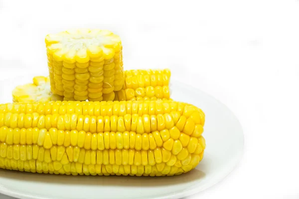 Főtt Kukorica Cobs Izolált Fehér Alapon — Stock Fotó