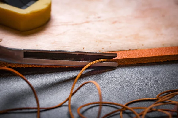 Macro Shot Scissors Cutting Leather Rope — Stock Photo, Image