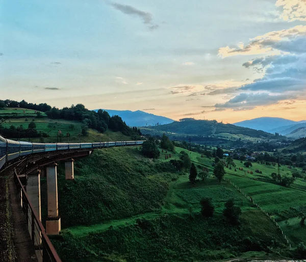 Gyönyörű Kilátás Vonatablakon Vasúti Híd — Stock Fotó