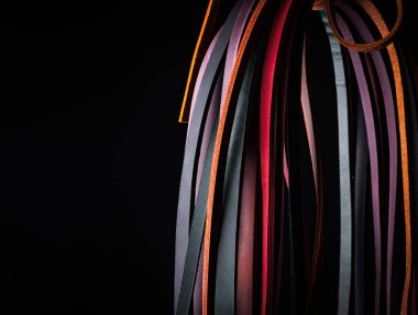 siyah, atış studio izole renkli deri kemerler