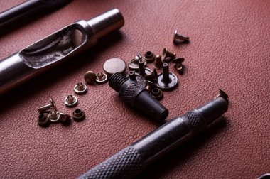 fabrika üretim deri araçları ve düğmeler